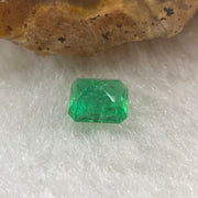 Natural Colombia Green Emerald (Beryl) Cut-Cornered Rectangular step cut 0.60ct 5.5 by 4.4 by 3.5mm - Huangs Jadeite and Jewelry Pte Ltd