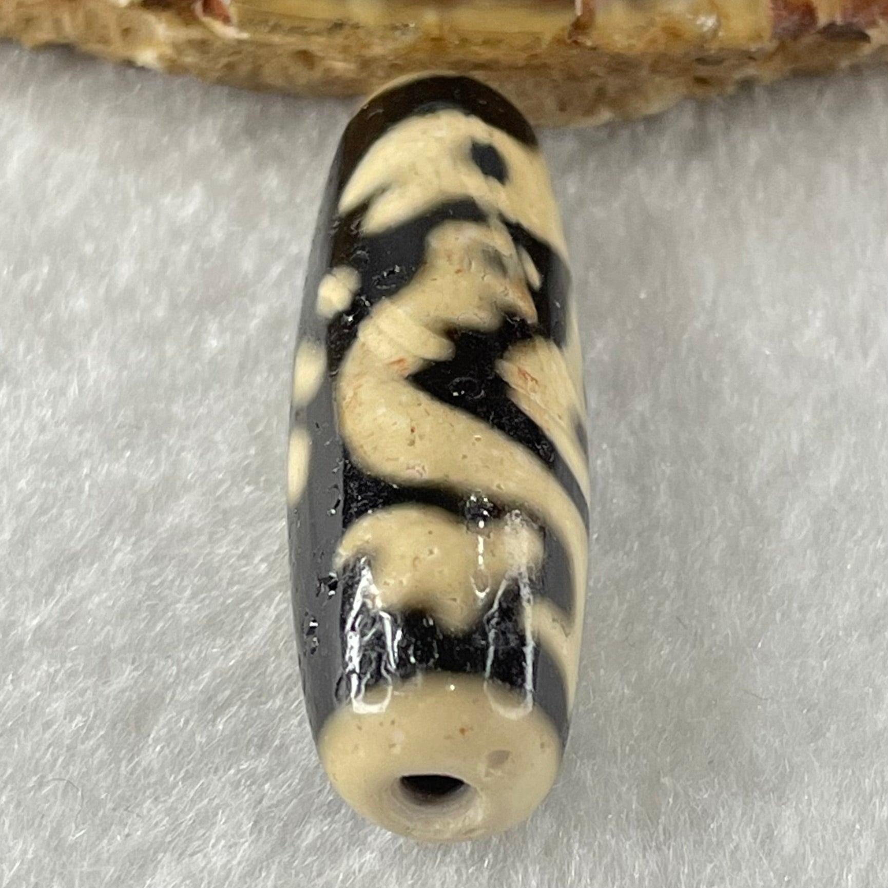 Natural Powerful Tibetan Old Oily Agate Vermilion Bird Fire Element Dzi Bead Heavenly Master (Tian Zhu) 朱雀天珠 8.74g 37.5 by 12.3mm - Huangs Jadeite and Jewelry Pte Ltd