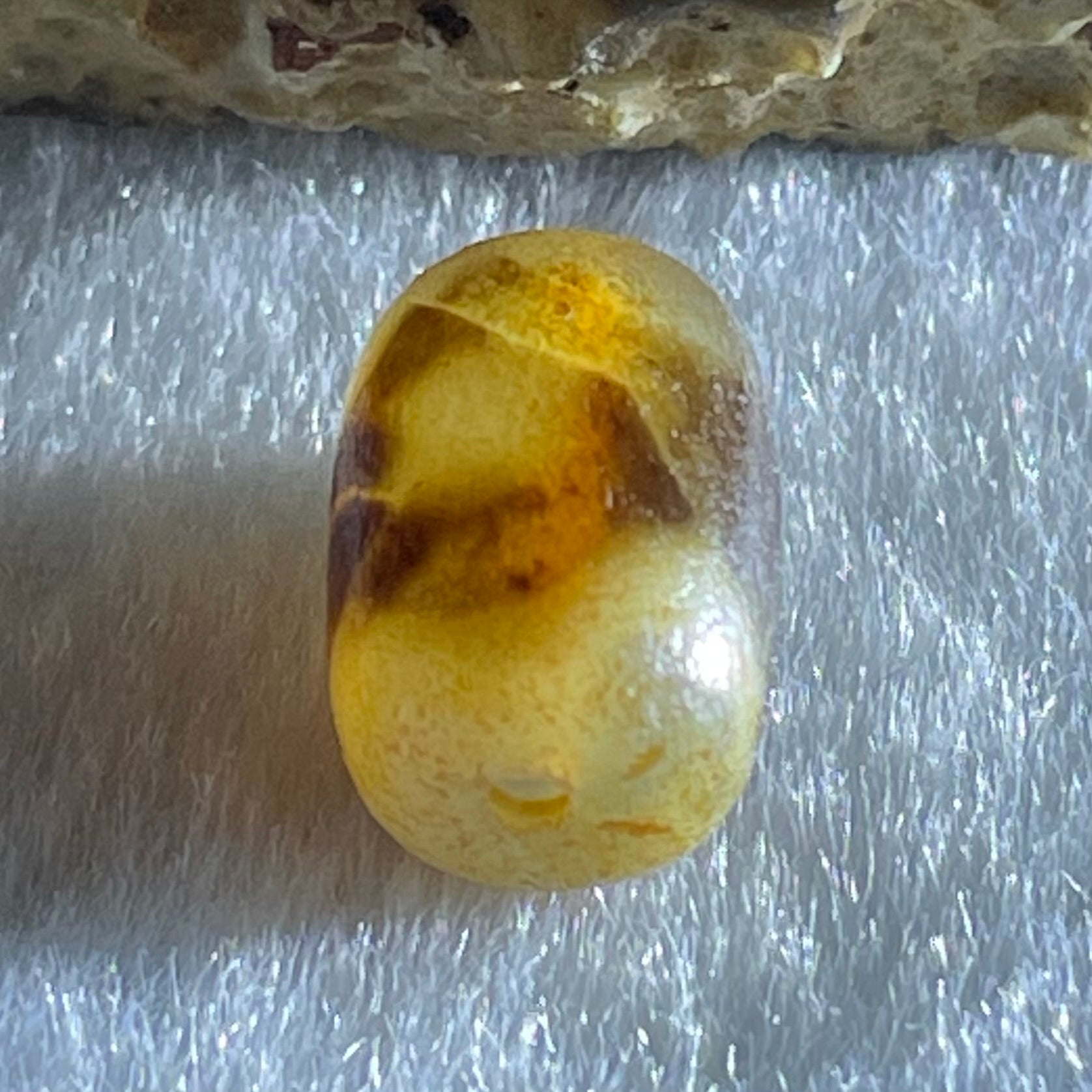 Natural Powerful Tibetan Old Oily Agate 3 Eyes Dzi Bead Heavenly Master (Tian Zhu) 三眼天诛 1.52g 12.0 by 8.7mm - Huangs Jadeite and Jewelry Pte Ltd