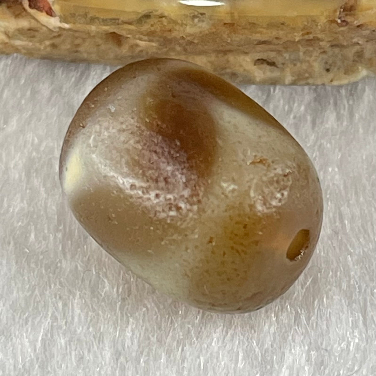 Natural Powerful Tibetan Old Oily Agate Tiger Tooth Daluo Dzi Bead Heavenly Master (Tian Zhu) 虎呀天诛 2.62g 13.8 by 11.0mm - Huangs Jadeite and Jewelry Pte Ltd