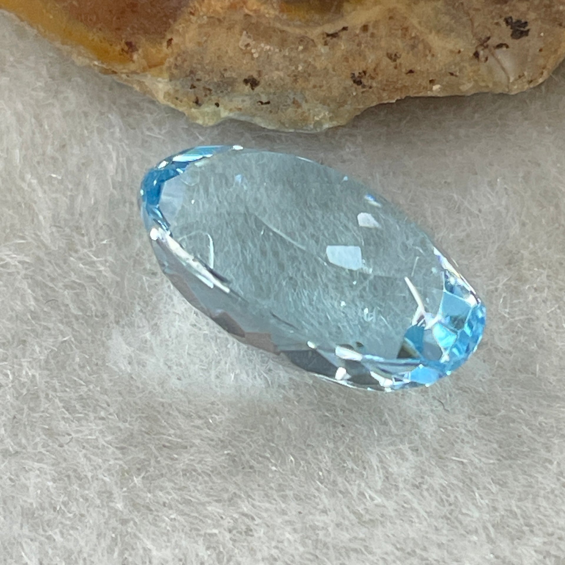 Natural Sky Blue Topaz Oval Shape 8.07ct 14.0 by 10.8 by 6.8mm - Huangs Jadeite and Jewelry Pte Ltd