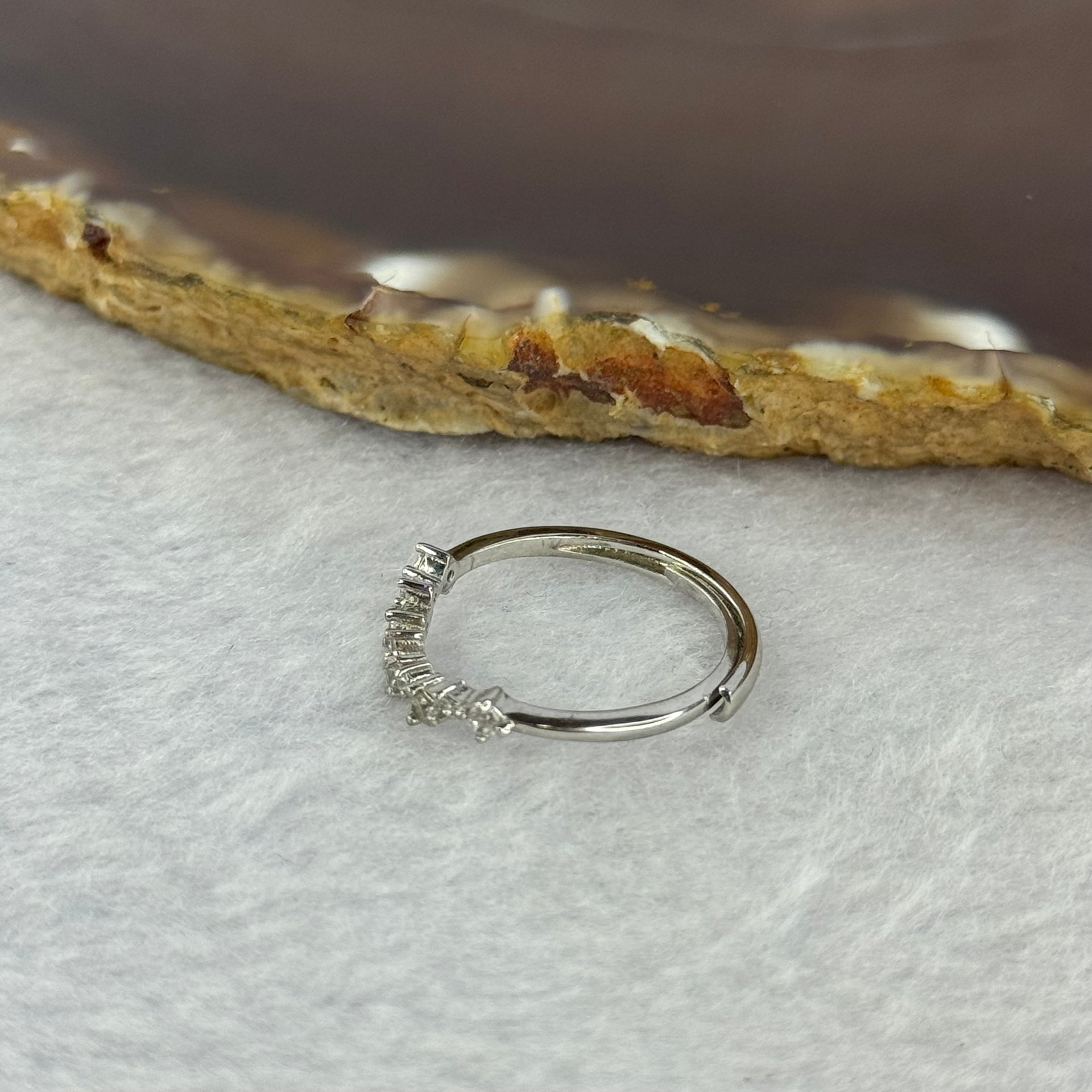 Moissanite in 925 Sliver Ring (Adjustable Size) S925银莫桑石戒指 1.24g 2.4 by 1.1mm - Huangs Jadeite and Jewelry Pte Ltd