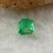 Natural Colombia Vivid Green Emerald (Beryl) Cut-Cornered Rectangular Step cut 0.40ct 4.6 by 4.0 by 2.9mm - Huangs Jadeite and Jewelry Pte Ltd