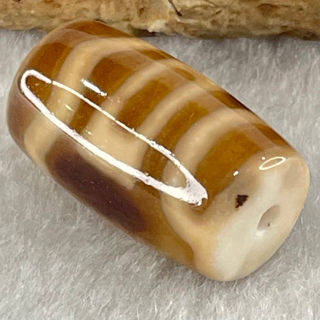 Natural Powerful Tibetan Old Oily Agate Sky Door Serenity 1 Eye Dzi Bead Heavenly Master (Tian Zhu) 一眼天门天诛 4.71g 20.1 by 11.7mm - Huangs Jadeite and Jewelry Pte Ltd