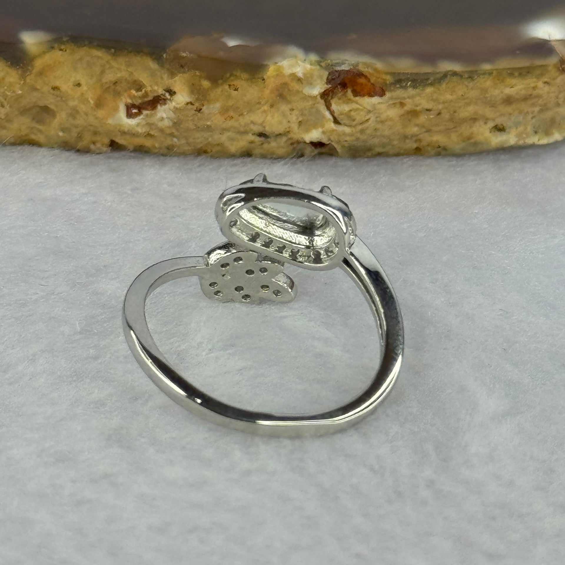 Type A Icy Green Omphasite Jadeite Peapod and Leave with Crystals in S925 Sliver Ring (Adjustable Size) 1.87g 9.1 by 4.1 by 2.5mm - Huangs Jadeite and Jewelry Pte Ltd