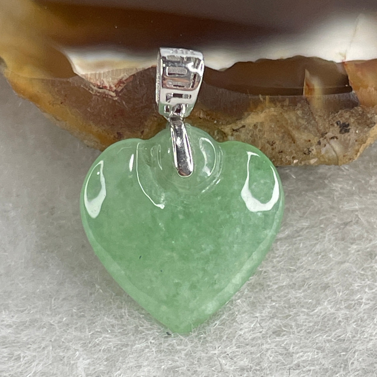 Natural Type A Full Green Jadeite Heart Pendant | Solid 18K 750 White Gold Clasp Luxury Contemporary Fine Charm (1.02g, 13.2x12.9x3.4mm)