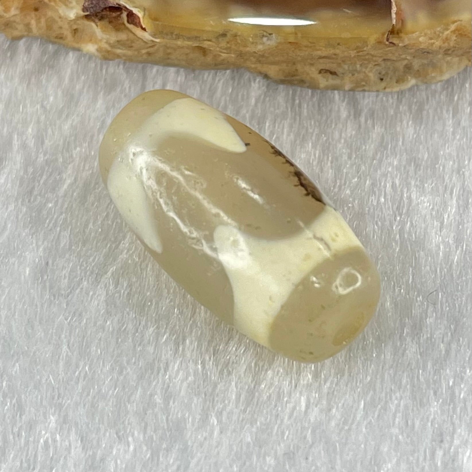 Natural Powerful Tibetan Old Oily Agate Tiger Tooth Daluo Dzi Bead Heavenly Master (Tian Zhu) 虎呀天诛 3.00g 20.1 by 10.1mm - Huangs Jadeite and Jewelry Pte Ltd