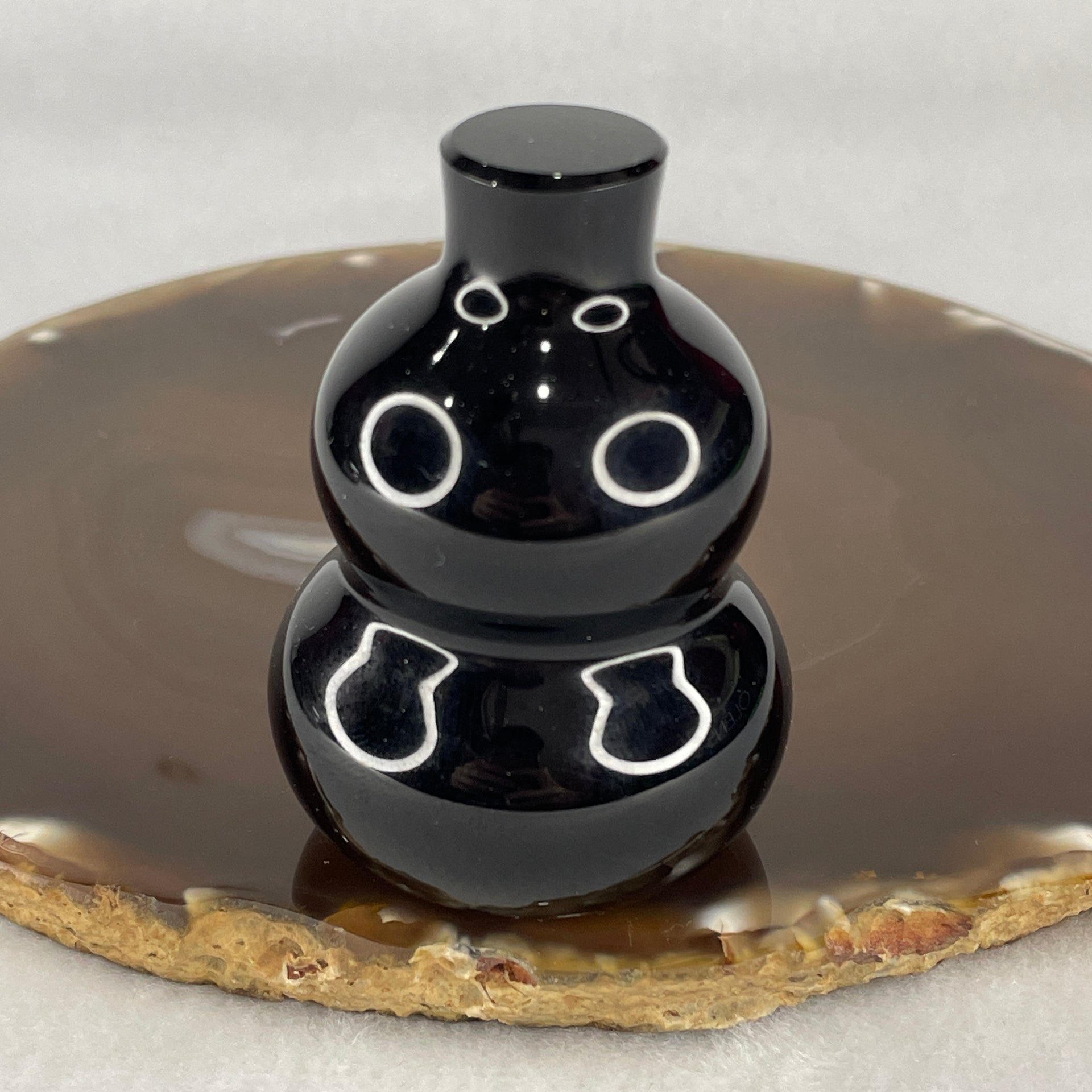 Natural Black Obsidian Hulu Display 130.02g 60.0 by 42.8mm - Huangs Jadeite and Jewelry Pte Ltd