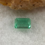 Natural Colombia Vivid Green Emerald (Beryl) Cut-Cornered Rectangle Step cut 0.49ct 5.4 by 3.7 by 2.9mm - Huangs Jadeite and Jewelry Pte Ltd