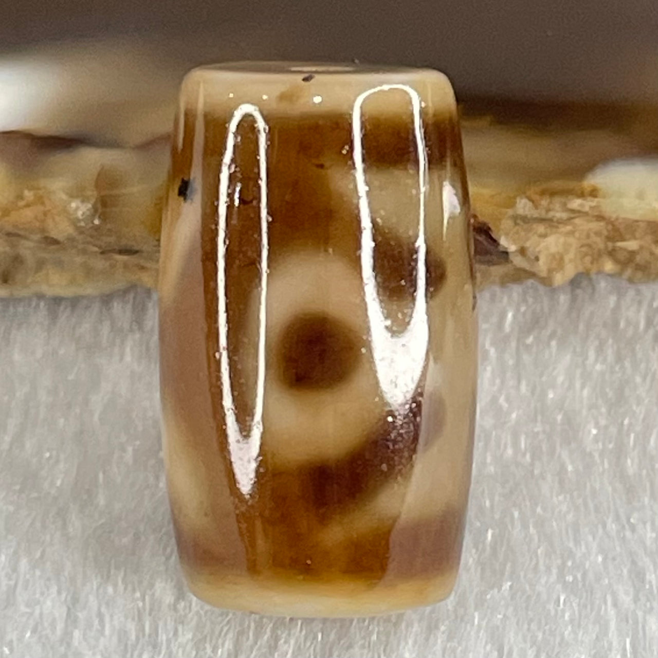 Natural Powerful Tibetan Old Oily Agate Patina Guiren Tairen Human Dzi Bead Totem Amulet Heavenly Master (Tian Zhu) 贵人天诛 4.82g 19.8 by 11.9mm - Huangs Jadeite and Jewelry Pte Ltd