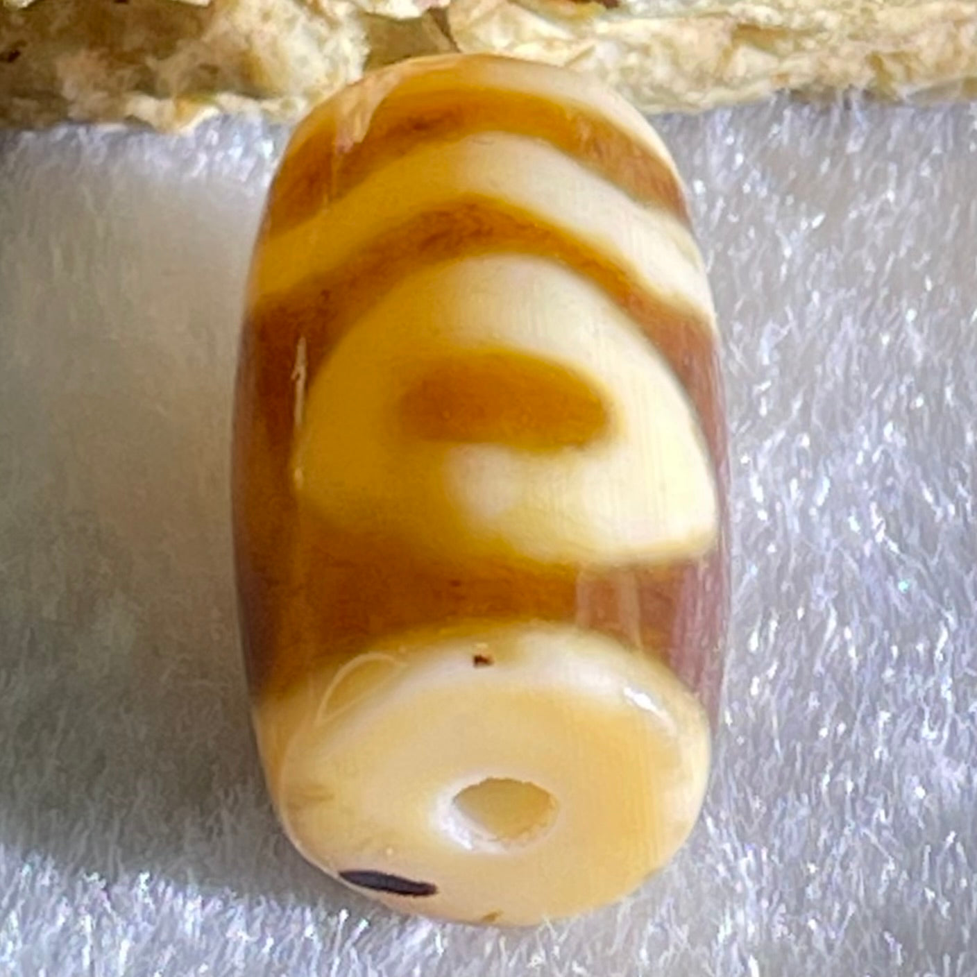 Natural Powerful Tibetan Old Oily Agate Sky Door Serenity 1 Eye Dzi Bead Heavenly Master (Tian Zhu) 一眼天门天诛 4.86g 20.4 by 11.7mm - Huangs Jadeite and Jewelry Pte Ltd