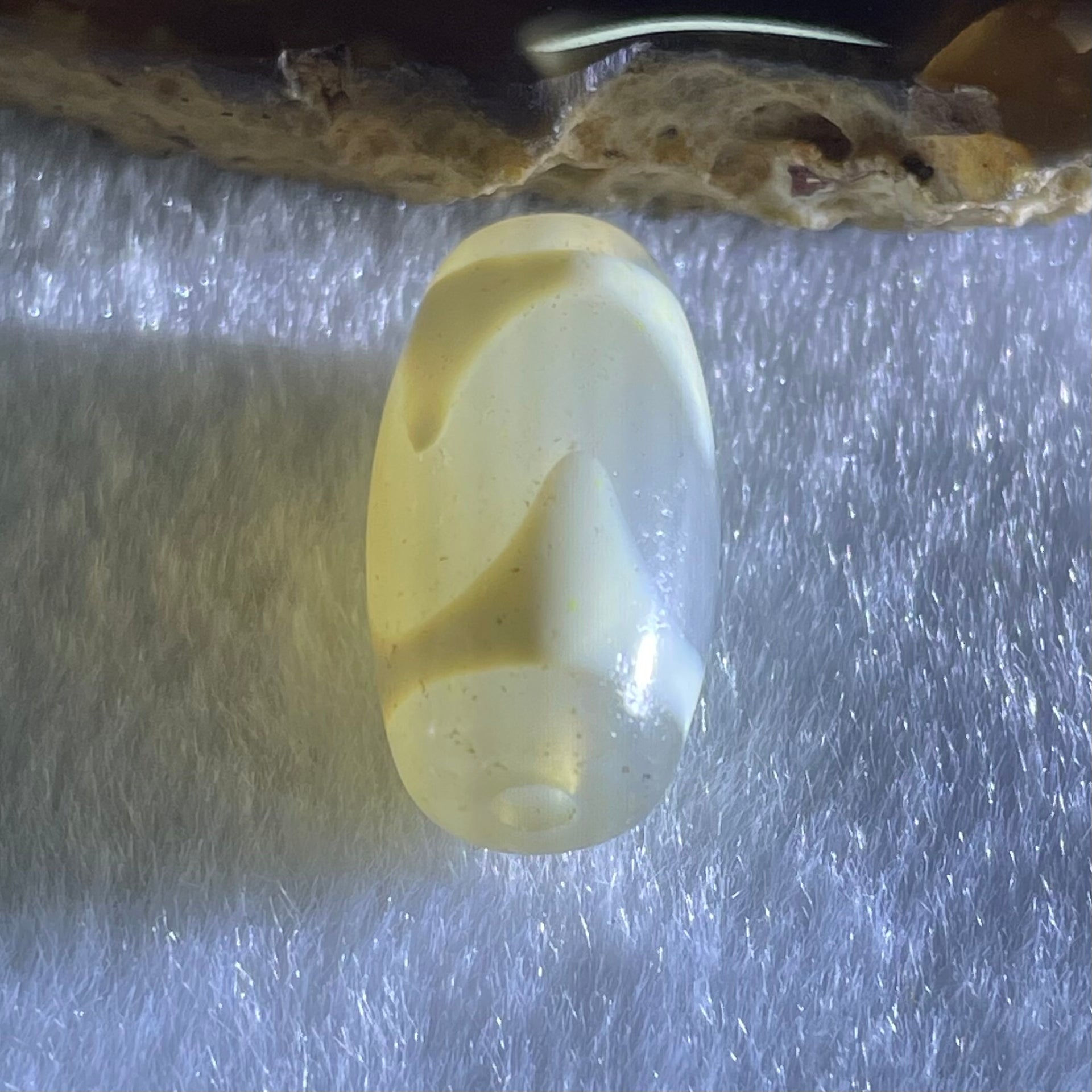 Natural Powerful Tibetan Old Oily Agate Tiger Tooth Daluo Dzi Bead Heavenly Master (Tian Zhu) 虎呀天诛 3.20g 19.9 by 10.2mm - Huangs Jadeite and Jewelry Pte Ltd