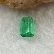 Natural Colombia Vivid Green Emerald (Beryl) Cut-Cornered Rectangular Step cut 0.42ct 6.3 by 3.9 by 1.9mm - Huangs Jadeite and Jewelry Pte Ltd
