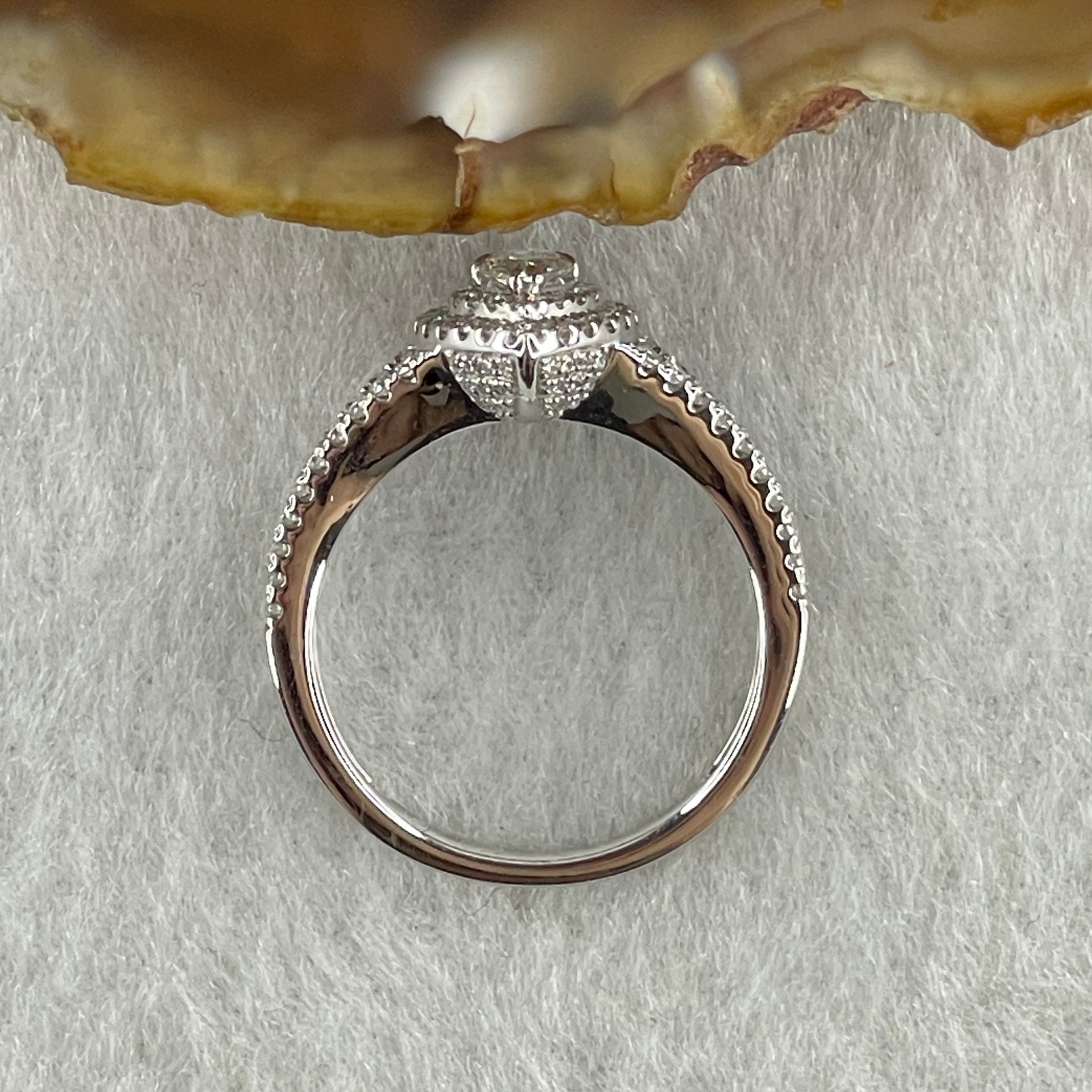 High Grade Natural Diamonds Tear Drop Shape D Color 0.3ct and Melees 0.6ct Platinum PT950 Ring Total 5.53g US7 HK15.5 EU54 Inner Diameter 17.4mm with GIA Cert - Huangs Jadeite and Jewelry Pte Ltd