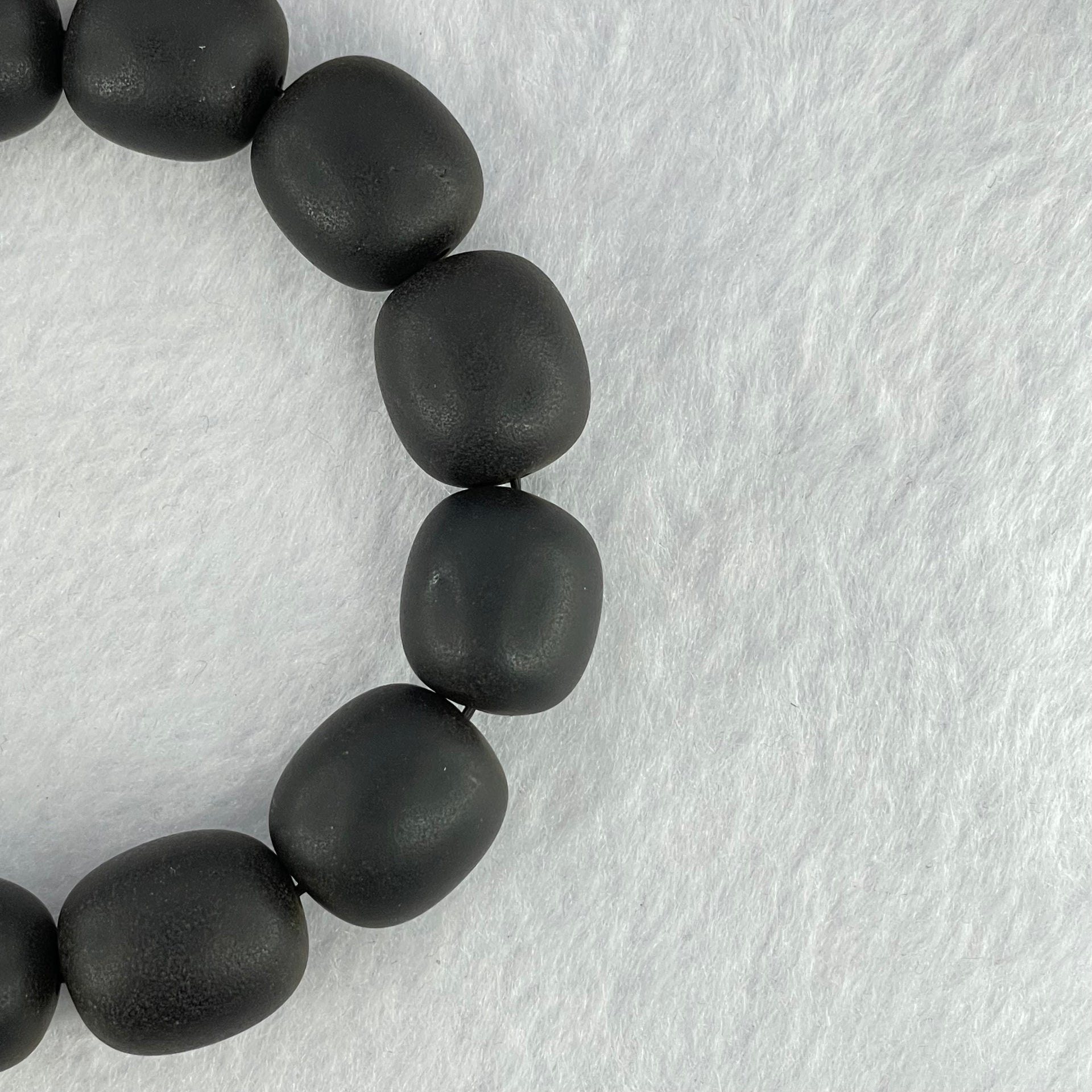 Natural Dark Matt Black Amber Beads Bracelet 天然大黑天翁琥珀手链 29.58g 19cm 15.4mm 19 Beads - Huangs Jadeite and Jewelry Pte Ltd