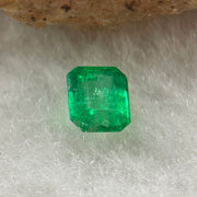Natural Colombia Vivid Green Emerald (Beryl) Cut-Cornered Rectangular Step cut 0.40ct 4.6 by 4.0 by 2.9mm - Huangs Jadeite and Jewelry Pte Ltd