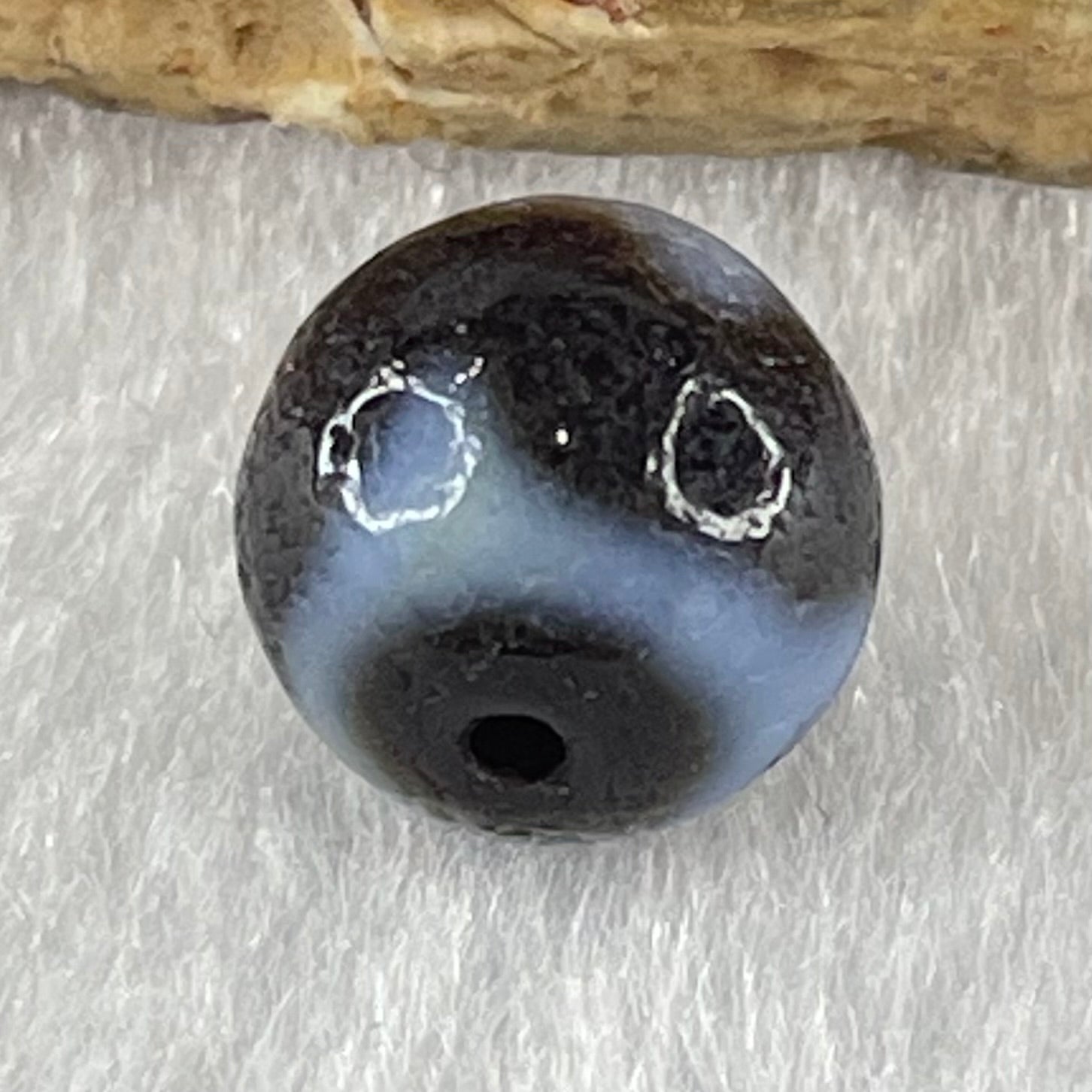 Natural Powerful Tibetan Old Oily Agate Tiger Tooth Daluo Dzi Bead Heavenly Master (Tian Zhu) 虎呀天诛 1.37g 9.5 by 9.9mm - Huangs Jadeite and Jewelry Pte Ltd