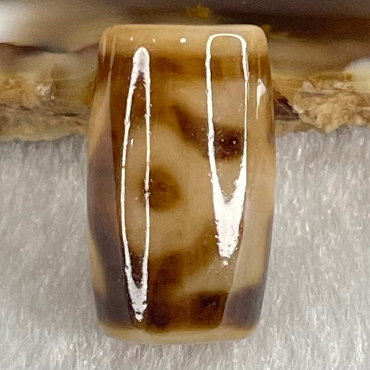 Natural Powerful Tibetan Old Oily Agate Patina Guiren Tairen Human Dzi Bead Totem Amulet Heavenly Master (Tian Zhu) 贵人天诛 4.75g 19.8 by 11.8mm - Huangs Jadeite and Jewelry Pte Ltd