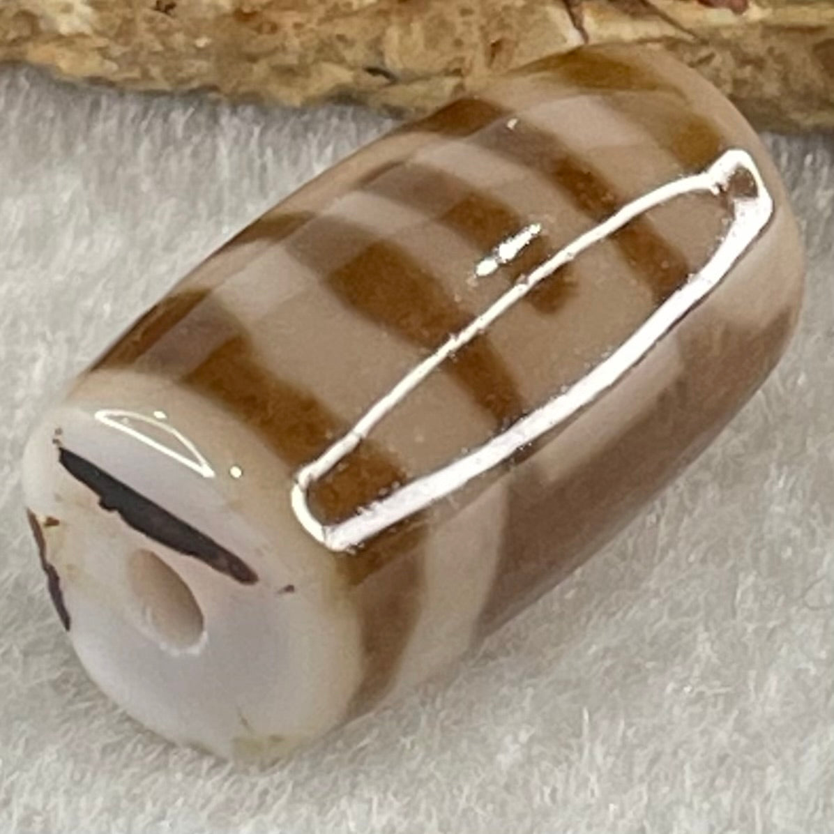 Natural Powerful Tibetan Old Oily Agate Sky Door Serenity 1 Eye Dzi Bead Heavenly Master (Tian Zhu) 一眼天门天诛 4.75g 20.2 by 11.8mm - Huangs Jadeite and Jewelry Pte Ltd