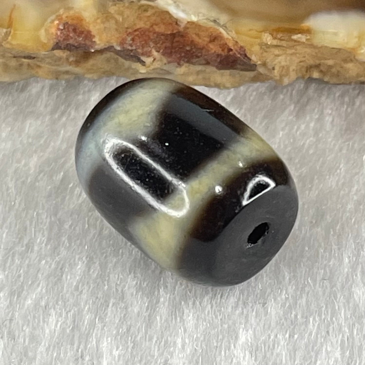 Natural Powerful Tibetan Old Oily Agate Tiger Tooth Daluo Dzi Bead Heavenly Master (Tian Zhu) 虎呀天诛 2.48g 13.1 by 10.5mm - Huangs Jadeite and Jewelry Pte Ltd