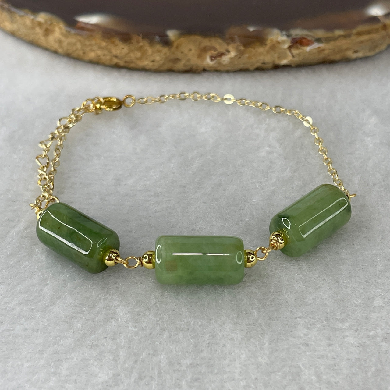 Natural Type A Green Jadeite Bracelet | Gold Color Lulutong Barrel Bead Adjustable Charm Bracelet (6.79g, 14-17cm 7.9x3.1mm)