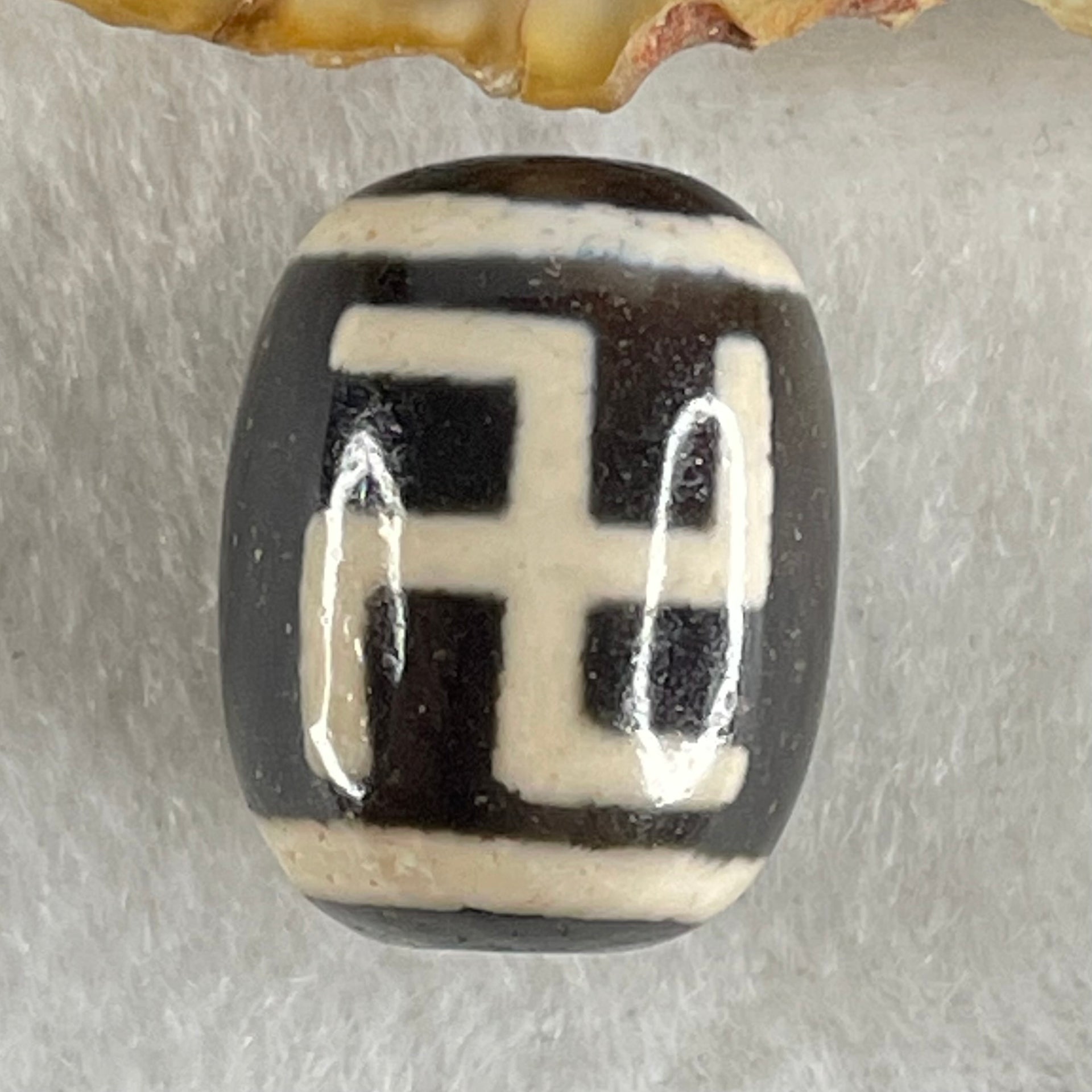 Natural Powerful Tibetan Old Oily Agate 1 Eye With Swastika Dzi Bead (Hotu Dzi) 5.13g 17.8 by 13.5mm - Huangs Jadeite and Jewelry Pte Ltd