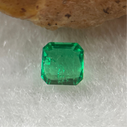 Natural Colombia Vivid Green Emerald (Beryl) Cut-Cornered Square Step cut 0.46ct 4.4 by 4.3 by 2.9mm - Huangs Jadeite and Jewelry Pte Ltd