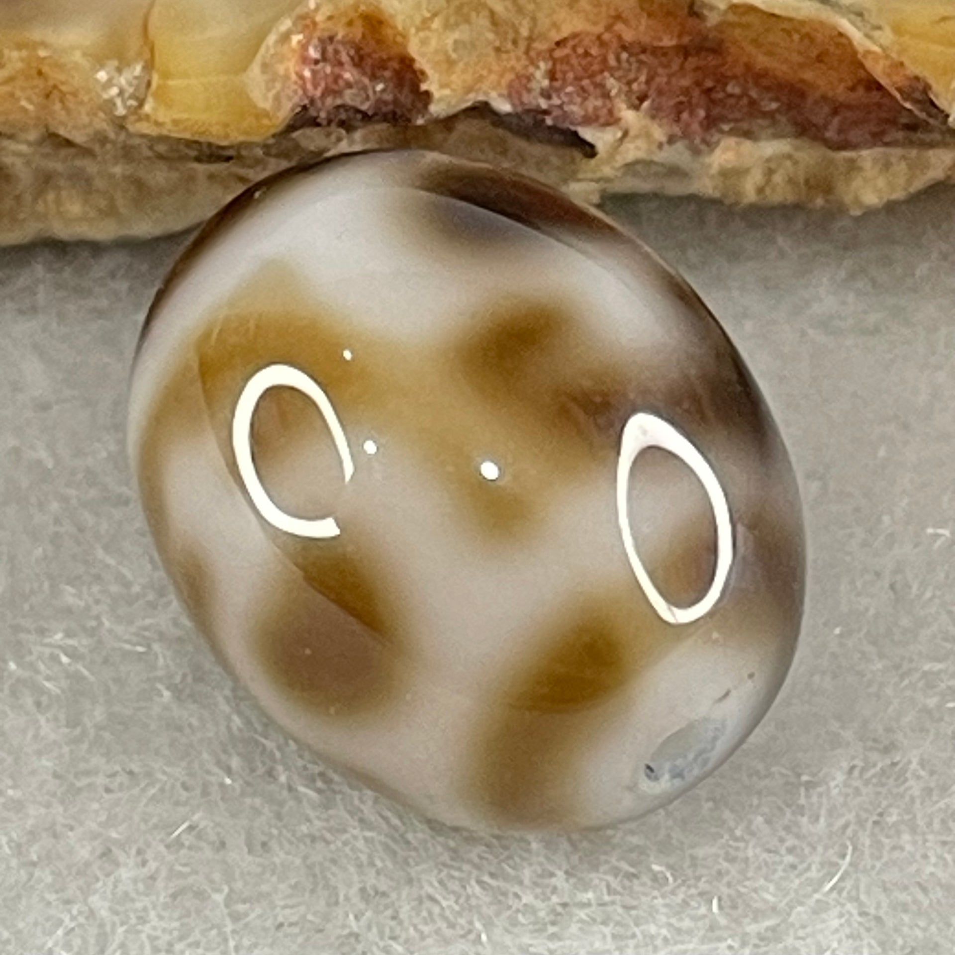 Natural Powerful Tibetan Old Oily Agate 4 Nectar Vessel Dzi Bead Heavenly Master (Tian Zhu) 花蜜容器天珠 2.63g 14.1 by 11.3mm - Huangs Jadeite and Jewelry Pte Ltd