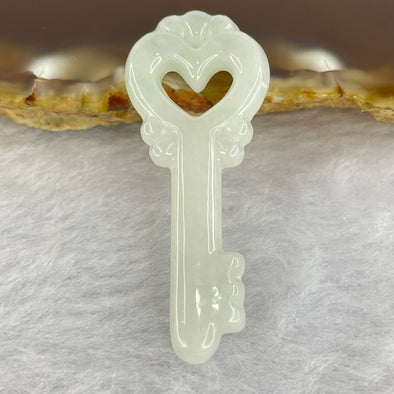 Type A Green Lavender Jadeite Key 4.60g 16.6 by 40.3 by 5.2mm - Huangs Jadeite and Jewelry Pte Ltd