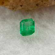 Natural Colombia Vivid Green Emerald (Beryl) Cut-Cornered Rectangular Step cut 0.40ct 4.6 by 4.0 by 2.9mm - Huangs Jadeite and Jewelry Pte Ltd