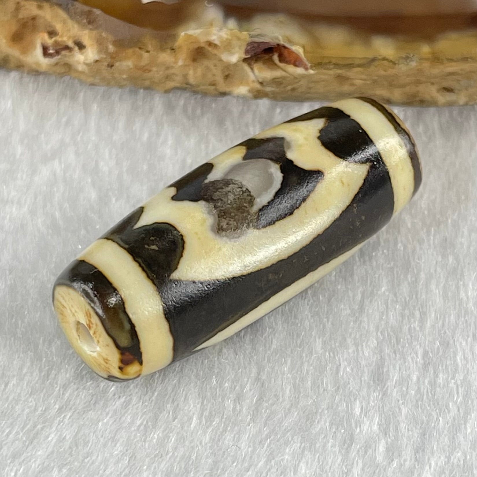 Natural Powerful Tibetan Old Oily Agate Double Garuda Dzi Bead Heavenly Master (Tian Zhu) 5.85g 28.2 by 11.5mm - Huangs Jadeite and Jewelry Pte Ltd
