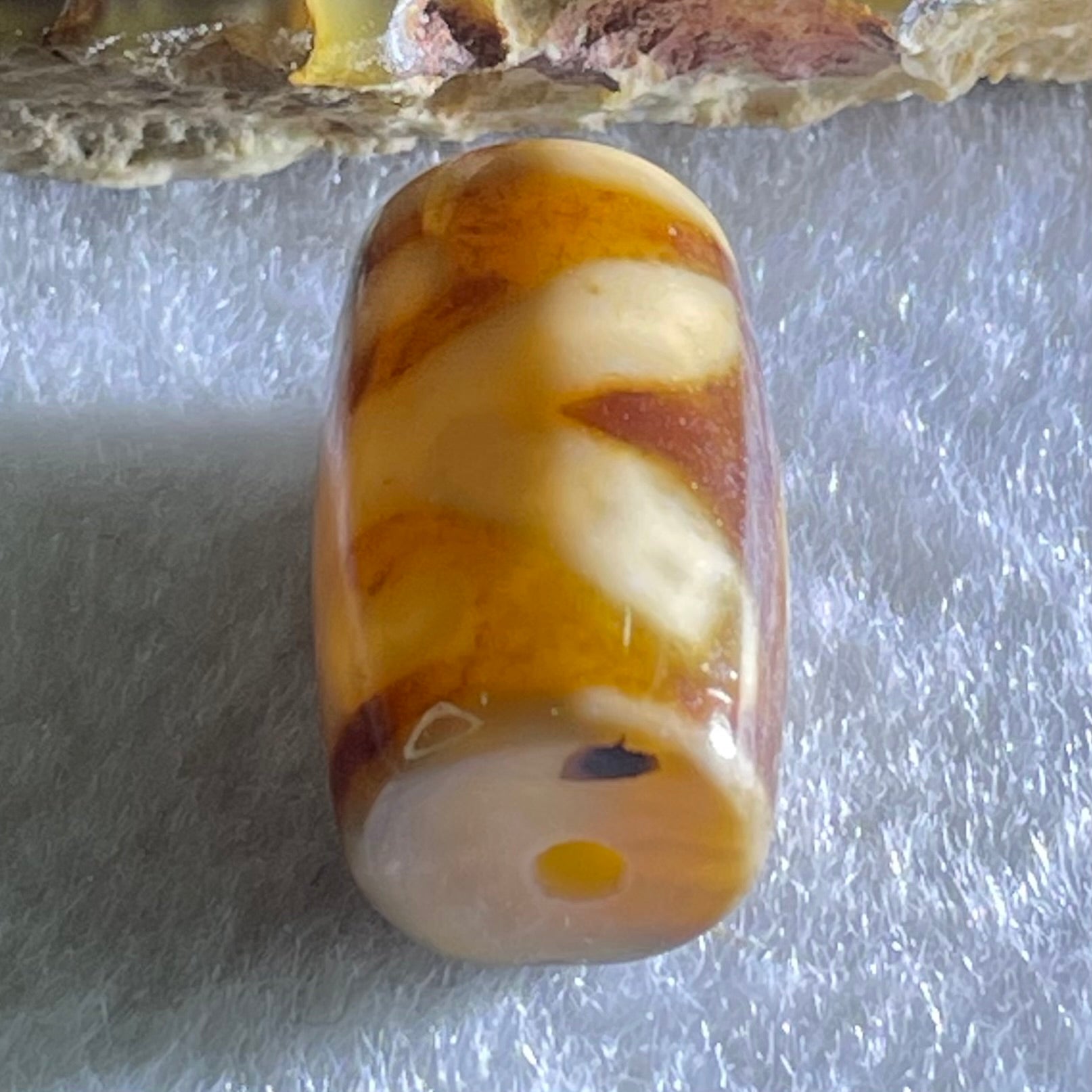 Natural Powerful Tibetan Old Oily Agate Patina Guiren Tairen Human Dzi Bead Totem Amulet Heavenly Master (Tian Zhu) 贵人天诛 4.73g 19.8 by 11.7mm - Huangs Jadeite and Jewelry Pte Ltd
