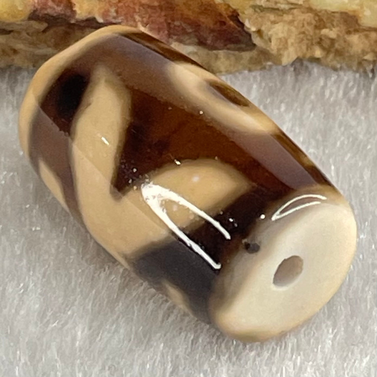 Natural Powerful Tibetan Old Oily Agate Patina Guiren Tairen Human Dzi Bead Totem Amulet Heavenly Master (Tian Zhu) 贵人天诛 4.81g 20.2 by 11.8mm - Huangs Jadeite and Jewelry Pte Ltd