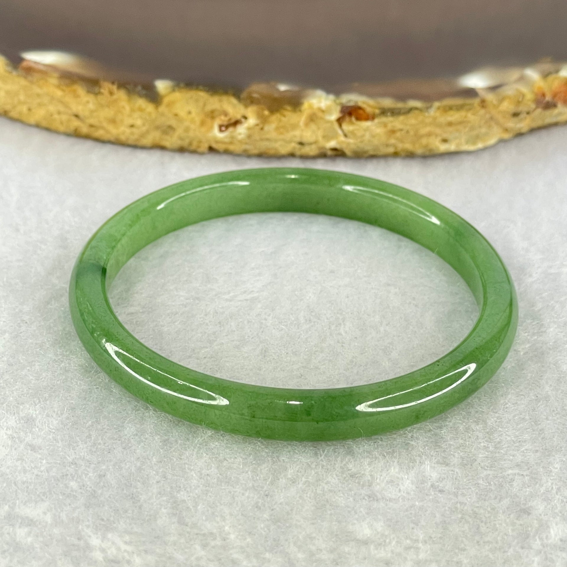Type A Green Jadeite Bangle Internal Diameter 44.5mm 11.52g 6.3 by 4.7mm (Internal Line) - Huangs Jadeite and Jewelry Pte Ltd