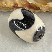 Natural Powerful Tibetan Old Oily Agate Tiger Tooth Daluo Dzi Bead Heavenly Master (Tian Zhu) 虎呀天诛 4.38g 17.8 by 13.1mm - Huangs Jadeite and Jewelry Pte Ltd