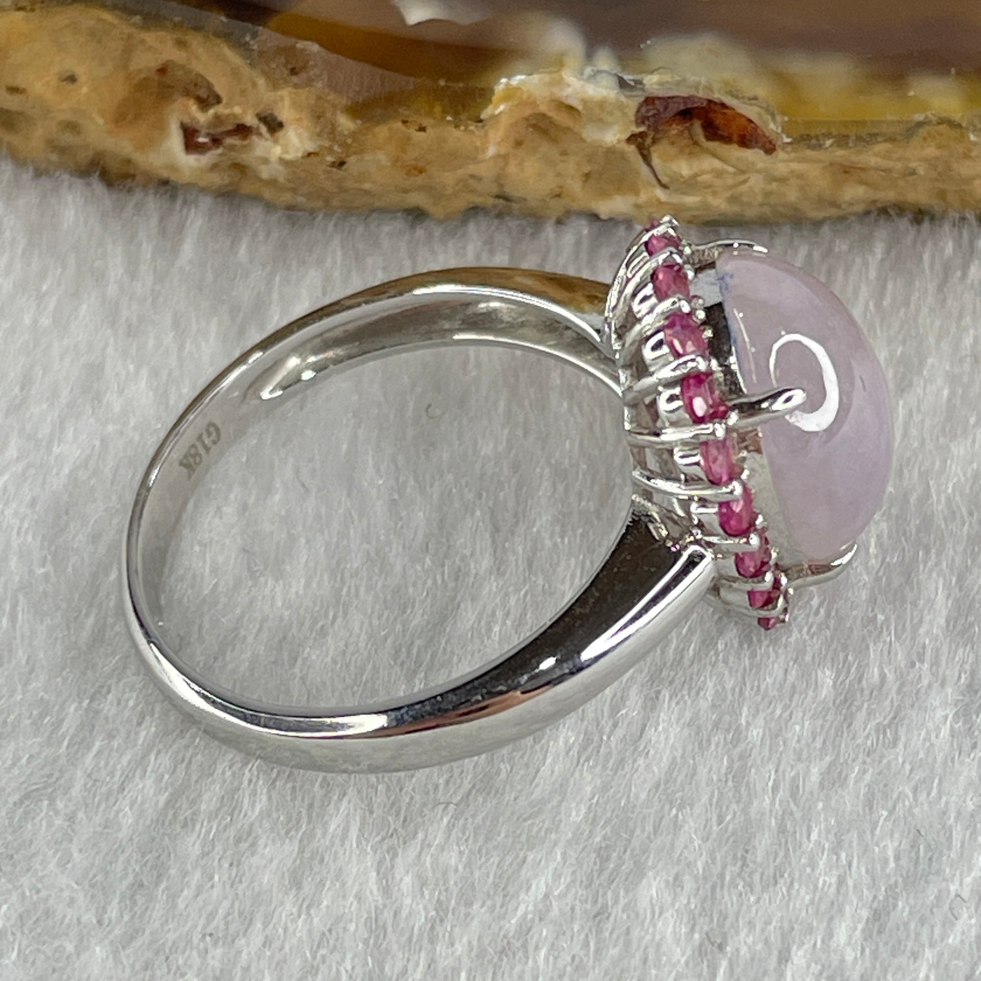 High Grade Natural Type A Bright Lavender Jadeite Cabouchon Oval Shape Ring in 18K AU750 White Gold with Natural Pink Sapphires 4.24g 11.2 by 9.3 by 5.8mm US6.8 HK15 - Huangs Jadeite and Jewelry Pte Ltd