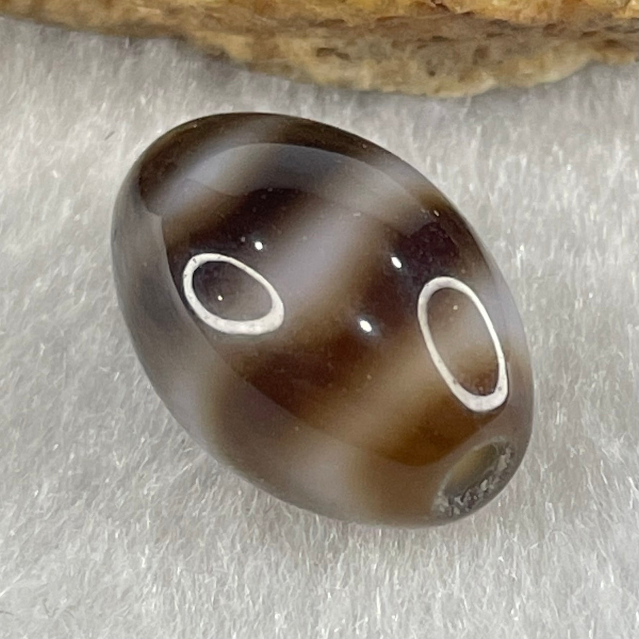 Natural Powerful Tibetan Old Oily Agate Double Tiger Tooth Daluo Dzi Bead Heavenly Master (Tian Zhu) 虎呀天诛 3.80g 16.4 by 11.5mm - Huangs Jadeite and Jewelry Pte Ltd