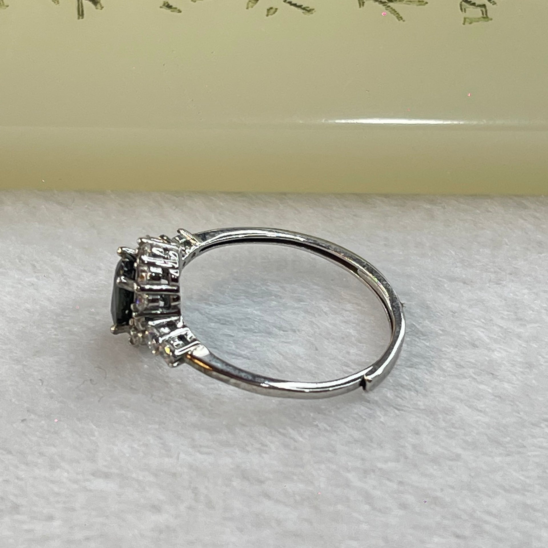 Blue Green Cubic Zirconia with Crystals in Sliver Ring (Adjustable Size) 1.34g by 6.0 by 4.6 by 3.2mm - Huangs Jadeite and Jewelry Pte Ltd