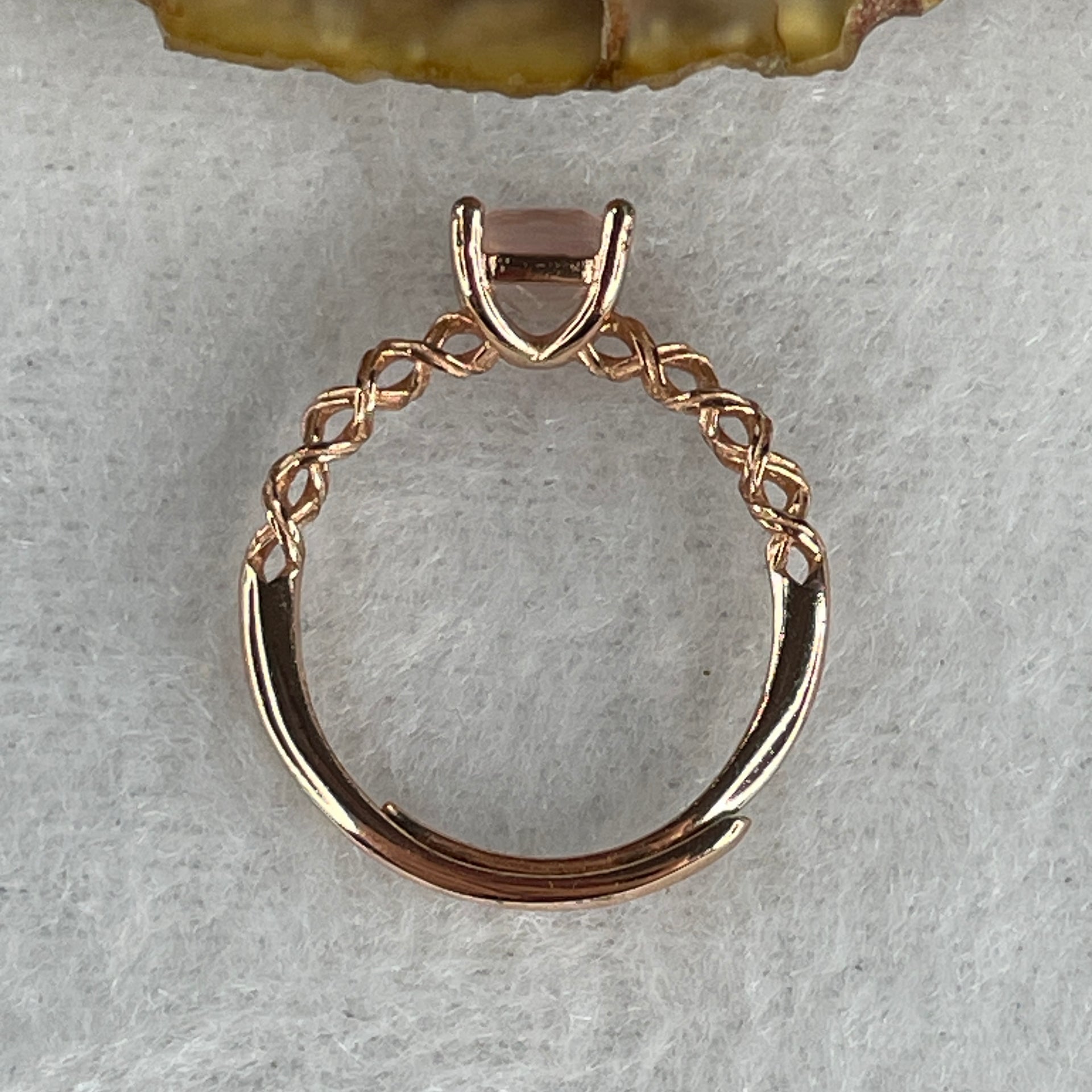 Natural-Rose-Quartz-Bead-in-S925-Sliver-Gold-Color-Ring-1.79g-6.6-by-4.5mm-(Adjustable Size)