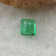 Natural Colombia Vivid Green Emerald (Beryl) Cut-Cornered Rectangular Step cut 0.40ct 4.9 by 4.2 by 2.6mm - Huangs Jadeite and Jewelry Pte Ltd