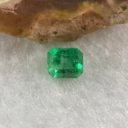 Natural Colombia Green Emerald (Beryl) Cut-Cornered Rectangular step cut 0.53ct 4.4 by 4.0 by 3.9mm - Huangs Jadeite and Jewelry Pte Ltd