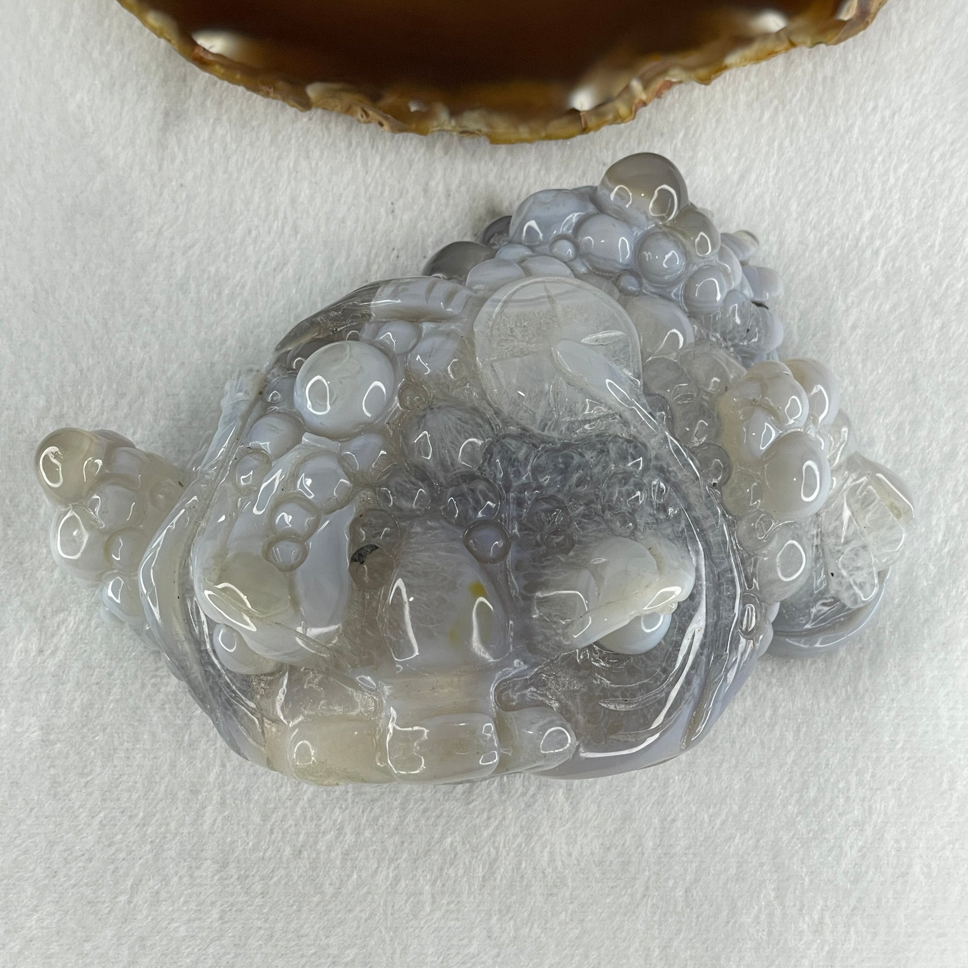 Natural White with Blueish Wuji Grey Agate with white Quartz 3 Legged Toast Display 637.7g 132.0 by 96.0 by 60.0mm - Huangs Jadeite and Jewelry Pte Ltd