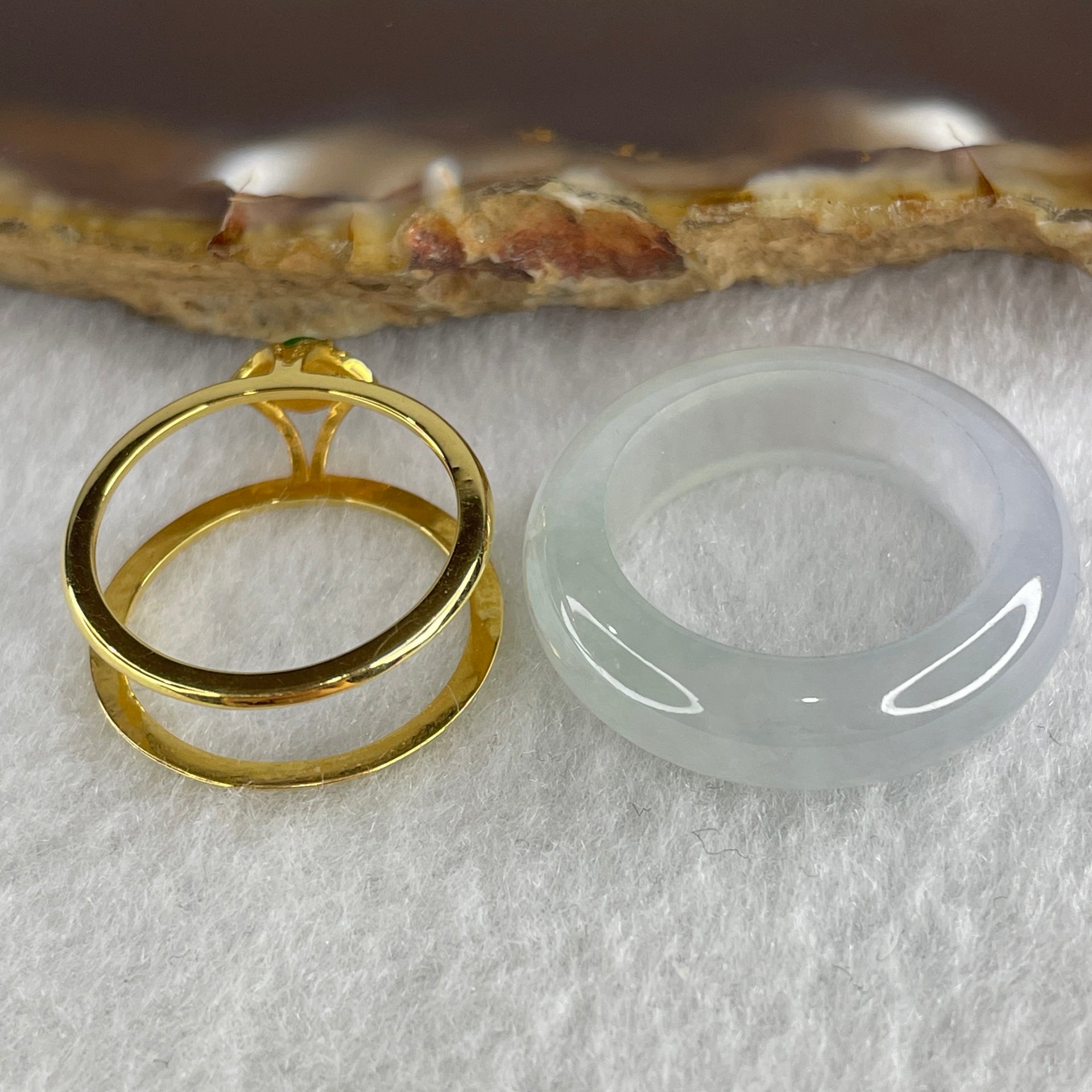 Natural Type A Icy Colorless to White Jadeite Ring with 18k Yellow Gold and Green Jadeite Bead 6.52g 6.8 by 4.5mm US 5.2 HK 11.1 - Huangs Jadeite and Jewelry Pte Ltd