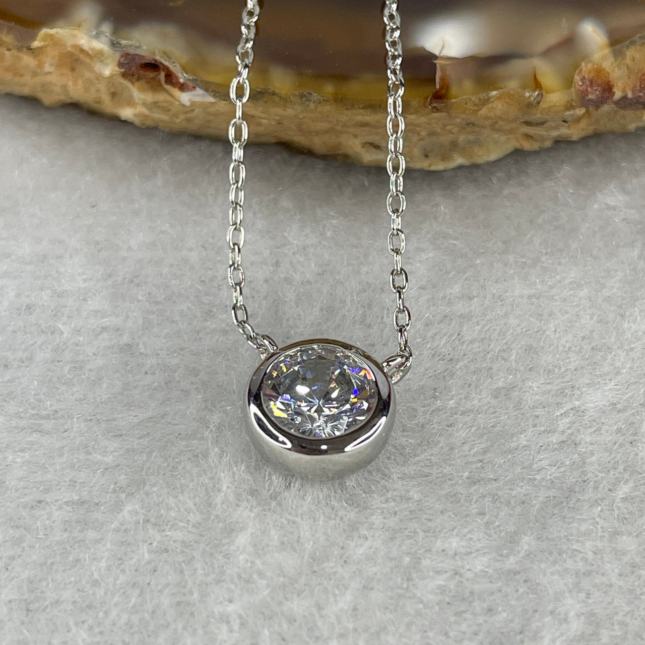 1.0ct Round Brilliant Moissanite Necklace S925 Silver - 6mm D Color Diamond Simulant Pendant - 40-44cm Adjustable Floating Solitaire - 2.56g