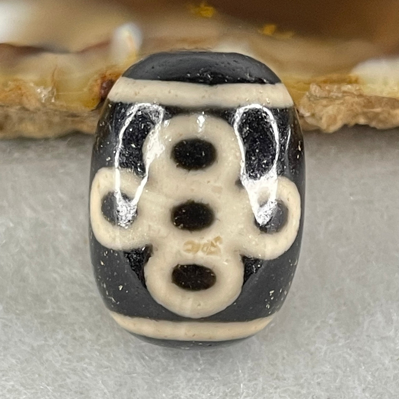 Natural Powerful Tibetan Old Oily Agate 5 Eyes Lightning Dzi Bead Heavenly Master (Tian Zhu) 五眼闪电天珠 4.71g 17.8 by 13.3mm - Huangs Jadeite and Jewelry Pte Ltd