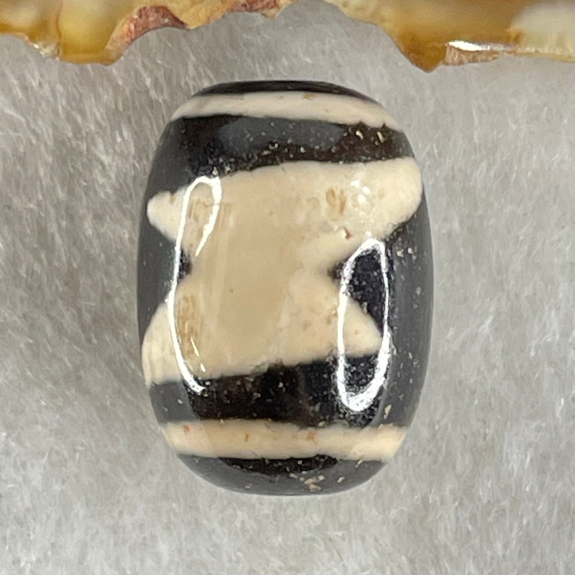 Natural Powerful Tibetan Old Oily Agate 5 Eyes Lightning Dzi Bead Heavenly Master (Tian Zhu) 五眼闪电天珠 4.20g 17.4 by 12.7mm - Huangs Jadeite and Jewelry Pte Ltd