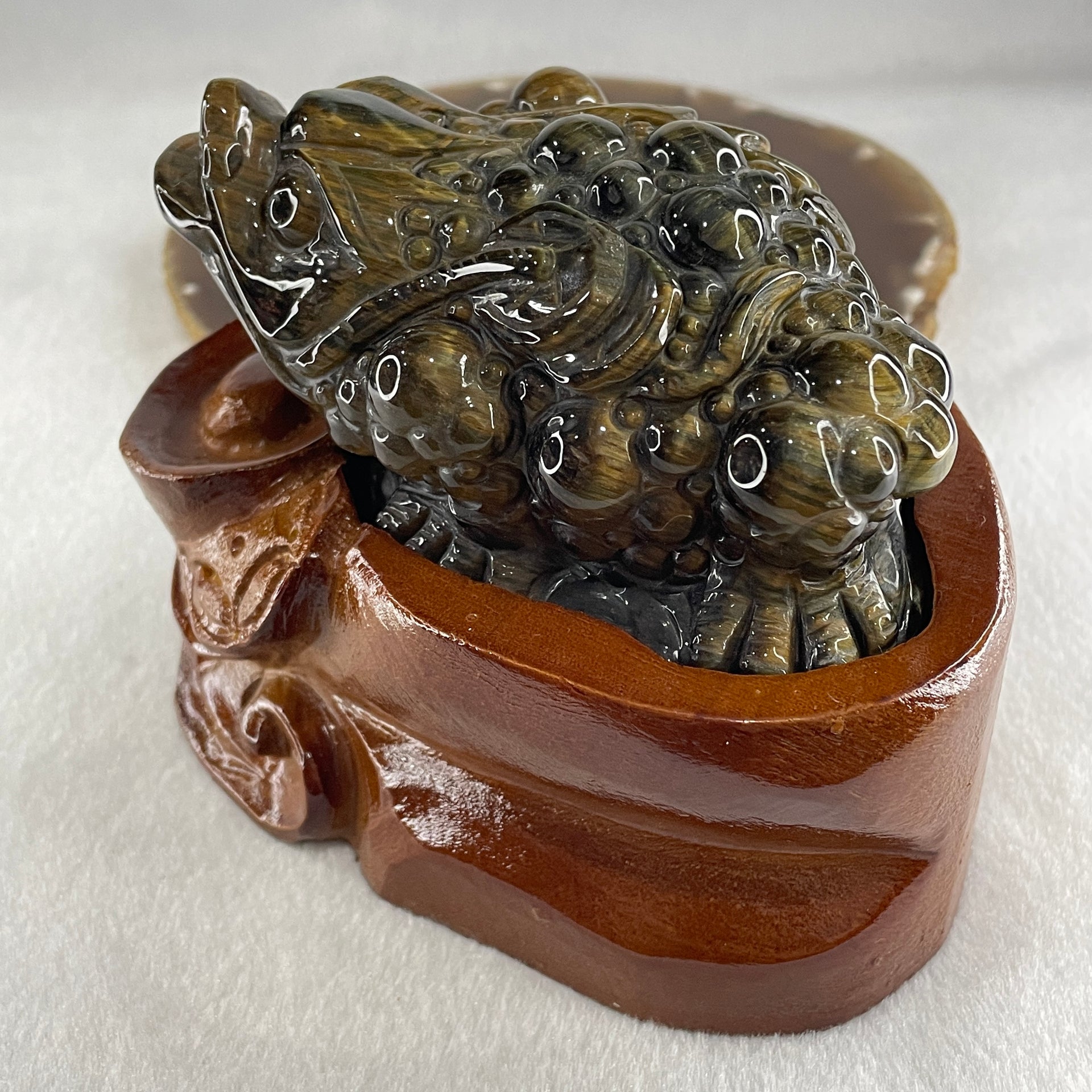 Natural Yellow Tiger's Eye Quartz 3 Legged Toad with Ancient Coin with Wooden Stand Display635.0g 128.1 by 90.7 by 92.5mm - Huangs Jadeite and Jewelry Pte Ltd
