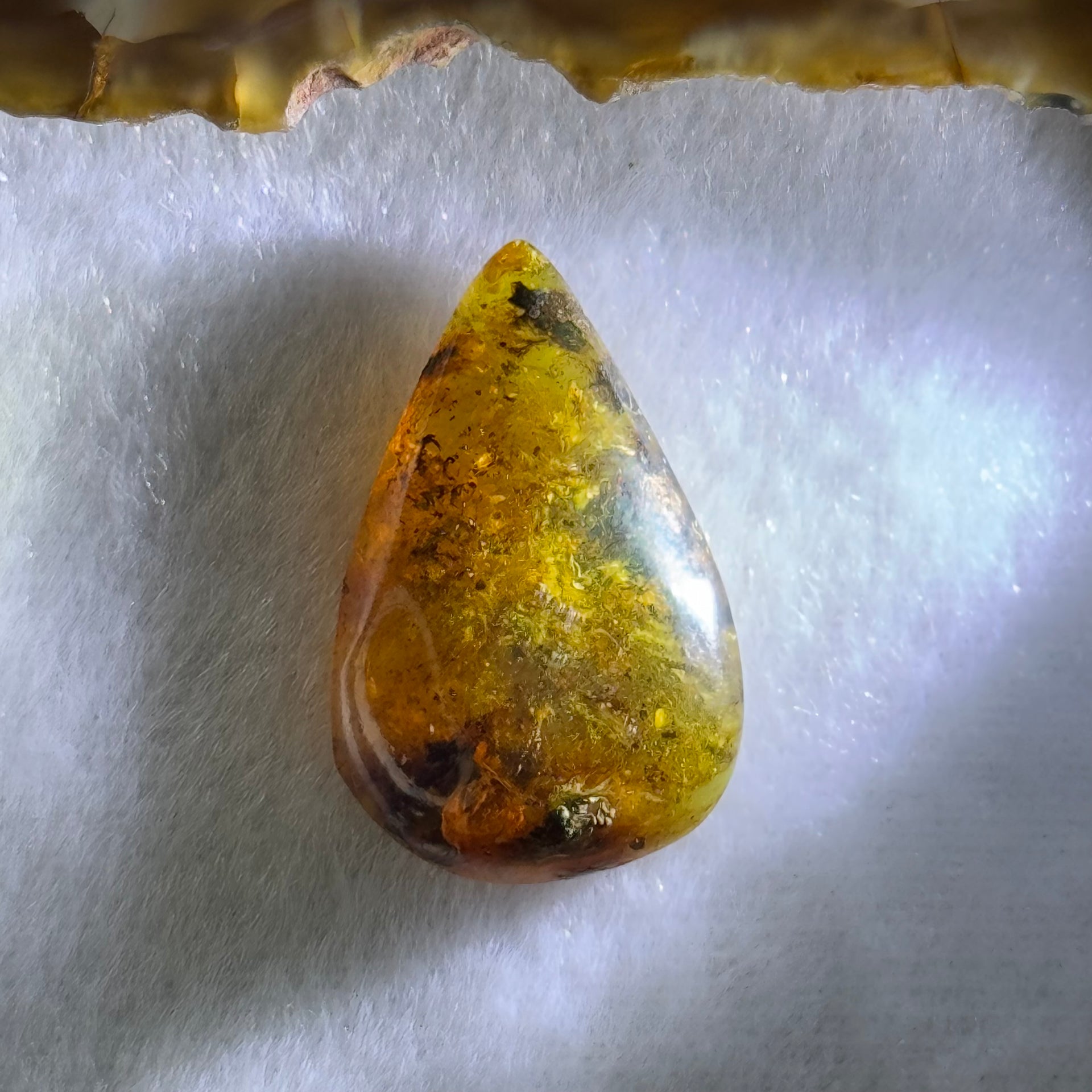 Natural Amber for Setting 1.48g 27.7 by 17.6 by 5.6mm - Huangs Jadeite and Jewelry Pte Ltd