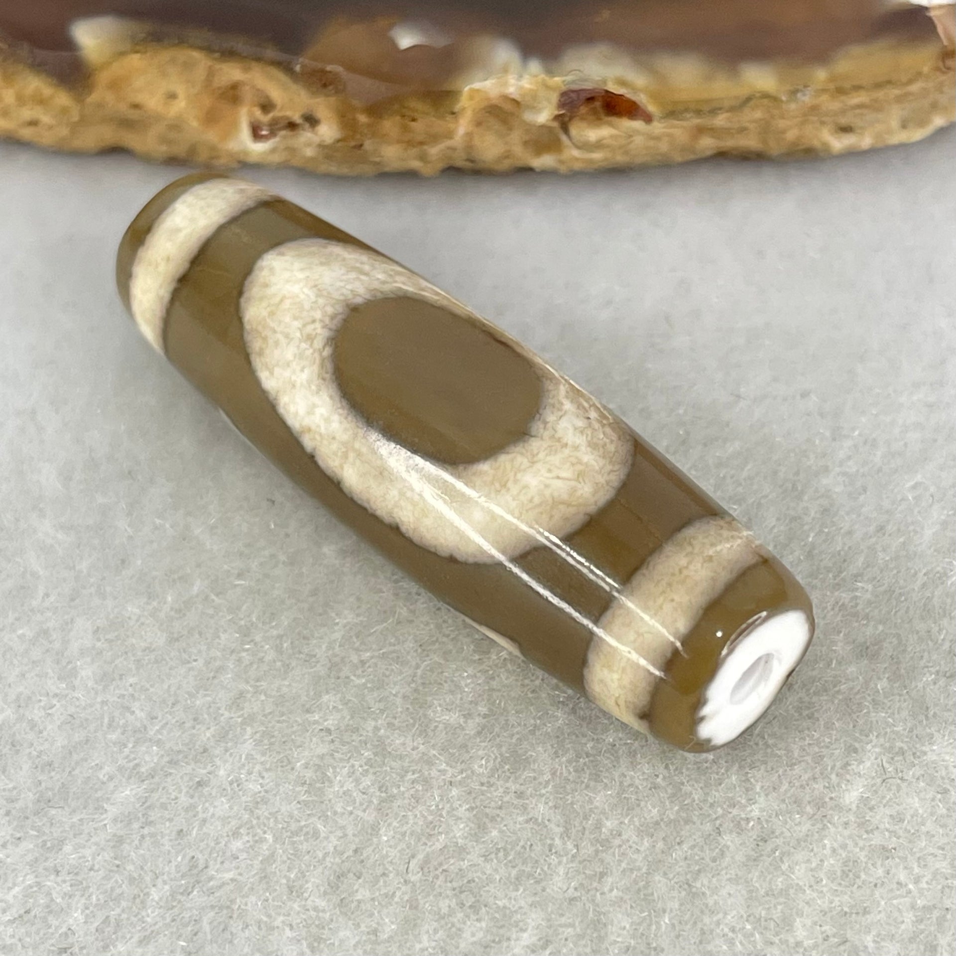 Natural Powerful Tibetan Old Oily Agate Sky Door Serenity 1 Eye Dzi Bead Heavenly Master (Tian Zhu) 一眼天诛 8.74g 39.3 by 11.9mm - Huangs Jadeite and Jewelry Pte Ltd