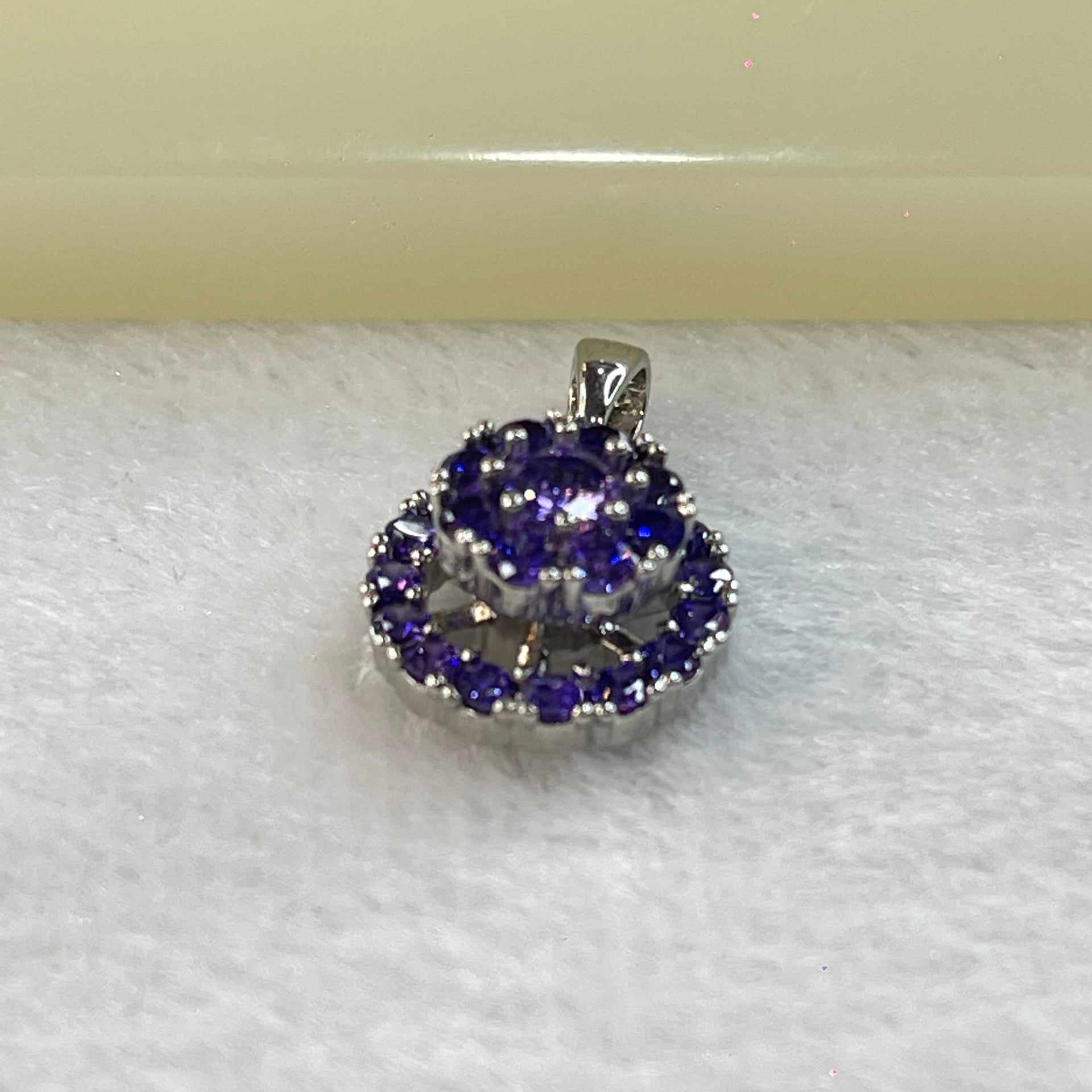 Natural Amethyst Crystals in Sliver Spinning Pendent 2.51g 12.4 by 6.8mm - Huangs Jadeite and Jewelry Pte Ltd